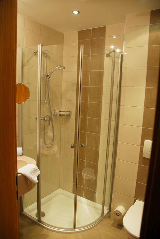 Alpenhotel Badmeister Flattach Rom bilde